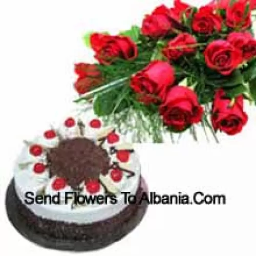Bouquet de 11 roses rouges avec 1 kg de gâteau Forêt-Noire